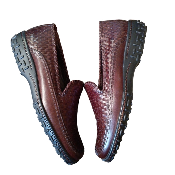 Cole Haan ladies woven leather loafers SZ 7.5 mint condition. - Picture 7 of 9